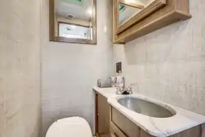 Perfect RV with 125 miles free per day for 8 with standard license