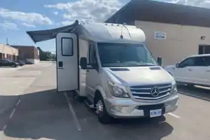 RARE Luxury Pleasure-Way Plateau XLTS Class B+