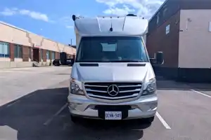 RARE Luxury Pleasure-Way Plateau XLTS Class B+