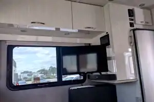 RARE Luxury Pleasure-Way Plateau XLTS Class B+