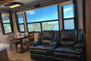 Clean and comfortable. Fully stocked kitchen. Heartland Bighorn Fifth Wheel 40' - Delivery only