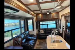 Clean and comfortable. Fully stocked kitchen. Heartland Bighorn Fifth Wheel 40' - Delivery only