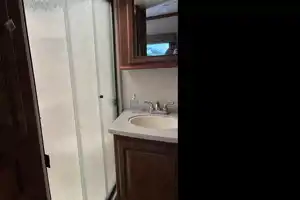 Clean and comfortable. Fully stocked kitchen. Heartland Bighorn Fifth Wheel 40' - Delivery only