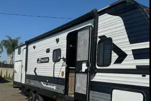 Crossroads ZINGER Trailer