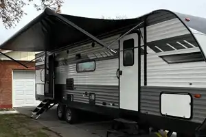 Family Friendly with a Master Bathroom 34'Trailer