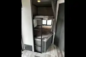 Family Friendly with a Master Bathroom 34'Trailer
