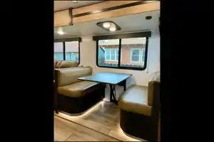 LUXURY 2 BEDROOM*LARGE BATH* 