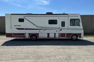 Winnebago Intent 31R Class A