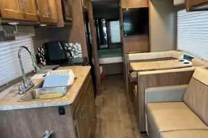 Winnebago Intent 31R Class A