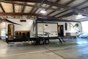 The Traveling Bed’r! 2 Bathroom Sabre
