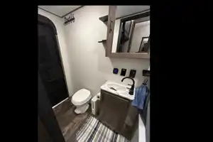 The Traveling Bed’r! 2 Bathroom Sabre