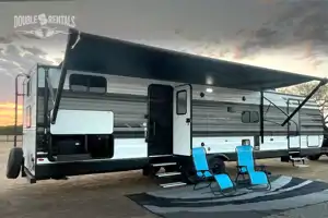 TRANSCEND w/ QUAD BUNKS, 1.5 BATHS, THEATER SEATING & OUTDOOR KITC