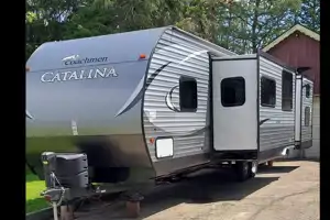 32ft Coachmen Catalina  Travel Trailer