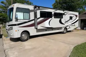 Arthur's Thor Motor Coach Hurricane 35E Class A