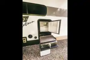 Luxurious 2023  2BR 1-1/2 Bath Trailer