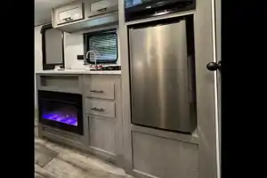 2024 COLEMAN LANTERN LT 17B Travel Trailer