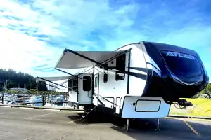 Coastal Couples Dutchmen Atlas Fifth Wheel