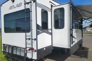 Coastal Couples Dutchmen Atlas Fifth Wheel