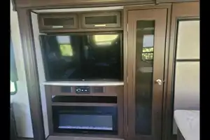 Coastal Couples Dutchmen Atlas Fifth Wheel