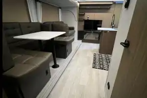 Nomadic Nature Rentals w Luxury Amenities (Mickey)