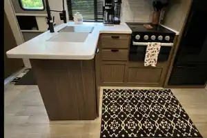 Nomadic Nature Rentals w Luxury Amenities (Mickey)