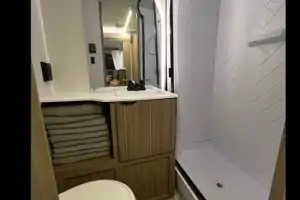 Nomadic Nature Rentals w Luxury Amenities (Mickey)