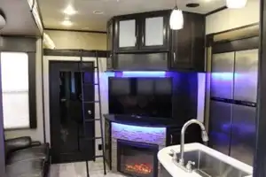  The Country Condo (Delivery Only)