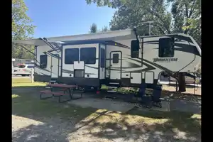  The Country Condo (Delivery Only)