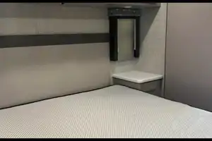34*NEW*Thor Windsport 8-SLEEPER-WiFi-KING BED-2 SlideOut Huge Rooms-WOW!!