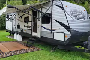 Michael 's Heartland Prowler 32BHS Travel Trailer