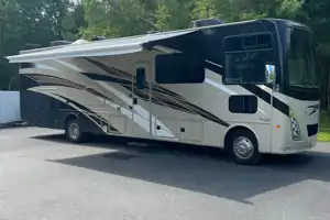 Jim's Thor Motor Coach Windsport 34J Class A