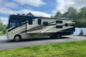 Jim's Thor Motor Coach Windsport 34J Class A