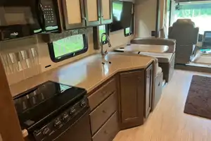 Jim's Thor Motor Coach Windsport 34J Class A