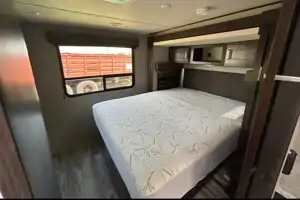 Grumpelt’s Transcend Xplor 251BH Trailer