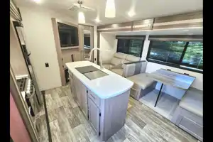 Expedition- 38 ft 2 Bedroom 1.5 bath Luxury 4 season Loaded Travel Trailer