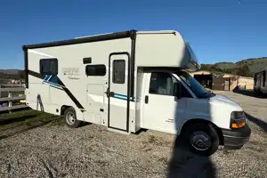 Sleep 6 - Family Fun RV Coachmen Cross Trail Class C