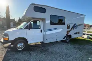 Sleep 6 - Family Fun RV Coachmen Cross Trail Class C