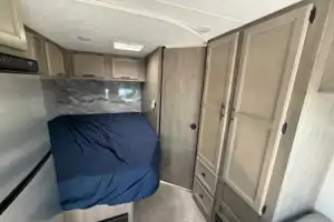 Sleep 6 - Family Fun RV Coachmen Cross Trail Class C