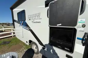 Sleep 6 - Family Fun RV Coachmen Cross Trail Class C