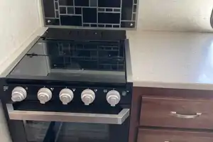 32ft Class C RV Fully Stocked-Kid and Pet Approved-Just bring your Clothes and Toiletries