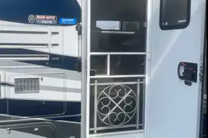 32ft Class C RV Fully Stocked-Kid and Pet Approved-Just bring your Clothes and Toiletries
