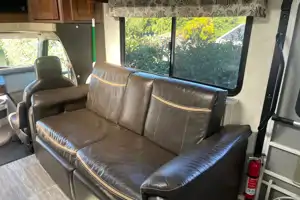 32ft Class C RV Fully Stocked-Kid and Pet Approved-Just bring your Clothes and Toiletries