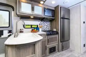 Shanna's Gulf Stream Kingsport 279bh Travel Trailer