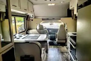 Adventure Awaits in new RV – Easy to Drive, Sleeps 5!