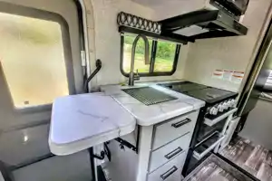 Adventure Awaits in new RV – Easy to Drive, Sleeps 5!