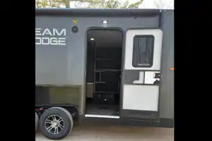 Adam's Team Lodge Extreme 2 Toy Hauler