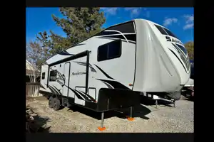 The EVERYTHING PARADISE trailer