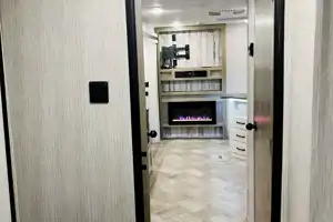 Palomino Puma 32RBFQ-2B Travel Trailer