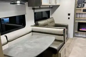 Palomino Puma 32RBFQ-2B Travel Trailer
