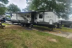Palomino Puma 32RBFQ-2B Travel Trailer